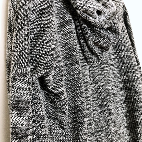 • c o z y s w e a t e r • - Picture 4 of 4